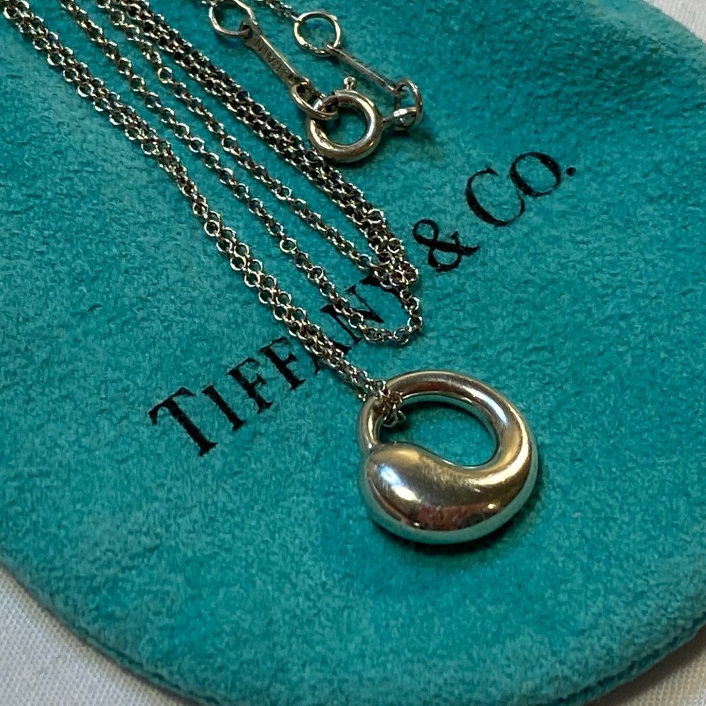 Tiffany & Co. Silver Eternal Circle bean Pendant Necklace 16"